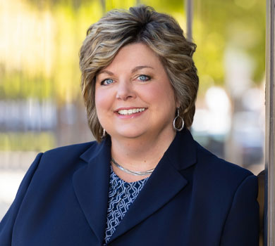 bio-headshot-cindy-peschel