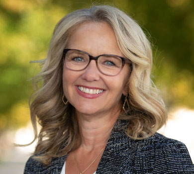 bio-headshot-kelley-manning