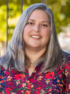 Gwenda Bishop Headshot