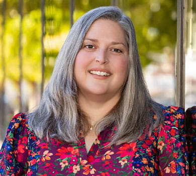 bio-headshot-gwenda-bishop